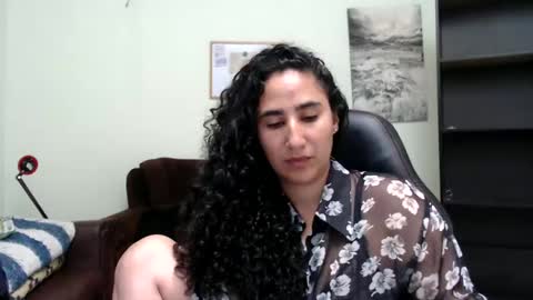 Snapshot of shopia_scarlet chatting on 11/04/25, 06:07 Sofia online show from 11/04/25, 06:07