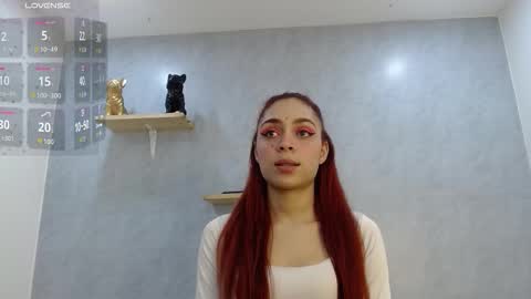 Snapshot of shopie_moon_ chatting on 01/15/26, 03:27 Shopie online show from 01/15/26, 03:27