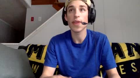 shortiesn40s online show from 02/18/26, 06:15