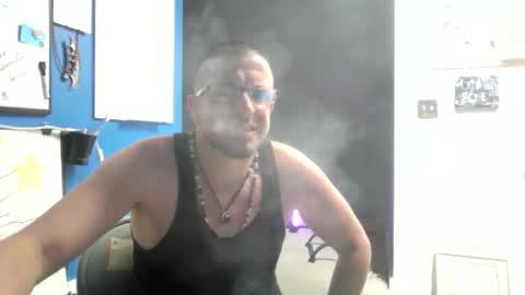 Snapshot of shortmel chatting on 04/29/26, 02:10 shortmel online show from 04/29/26, 02:10
