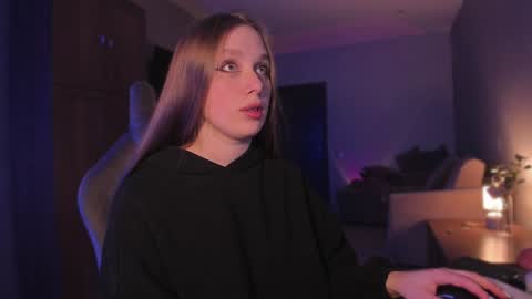 Snapshot of shorty_di chatting on 12/22/24, 12:17 Diana online show from 12/22/24, 12:17