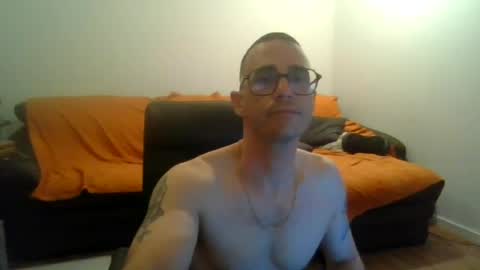 Snapshot of showherenow chatting on 06/21/26, 05:37 showherenow online show from 06/21/26, 05:37