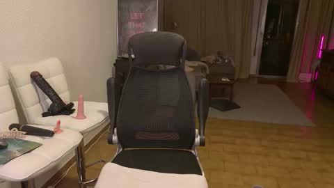 Mimi   online show from 11/09/25, 07:56