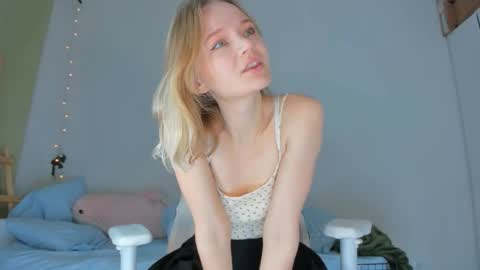 Snapshot of showmejenny chatting on 03/27/26, 03:12 jennywoody online show from 03/27/26, 03:12