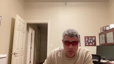 Snapshot of showmet chatting on 12/06/24, 07:21 Chicago Guy online show from 12/06/24, 07:21