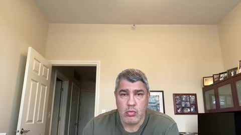 Snapshot of showmet chatting on 01/28/25, 09:08 Chicago Guy online show from 01/28/25, 09:08