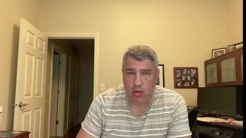 Snapshot of showmet chatting on 09/21/25, 10:22 Chicago Guy online show from 09/21/25, 10:22