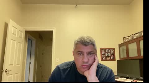 Snapshot of showmet chatting on 10/15/25, 10:54 Chicago Guy online show from 10/15/25, 10:54