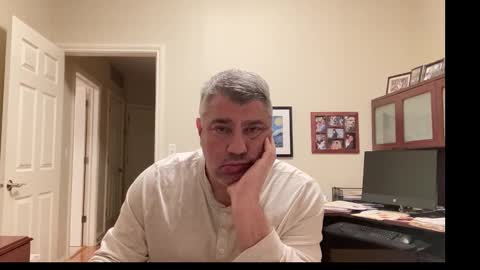 Snapshot of showmet chatting on 10/27/25, 11:41 Chicago Guy online show from 10/27/25, 11:41