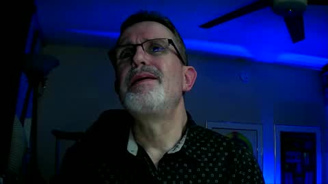 shrewtamer online show from 02/11/25, 03:18