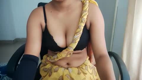 shreya_0 online show from 09/26/25, 06:06
