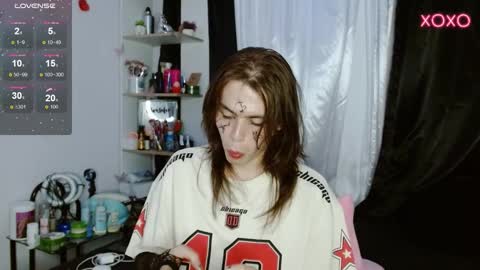 Snapshot of shun_sun chatting on 12/06/24, 05:53 Shun White online show from 12/06/24, 05:53