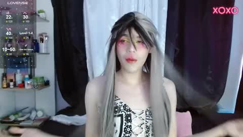 Snapshot of shun_sun chatting on 02/21/25, 07:21 Shun White online show from 02/21/25, 07:21