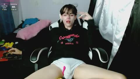 Snapshot of shun_sun chatting on 01/15/26, 05:34 Shun White online show from 01/15/26, 05:34