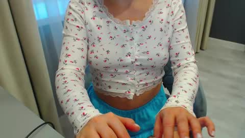 shy_26 online show from 12/24/24, 08:22