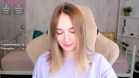 Snapshot of shy__polly chatting on 03/05/26, 12:17 Polly online show from 03/05/26, 12:17