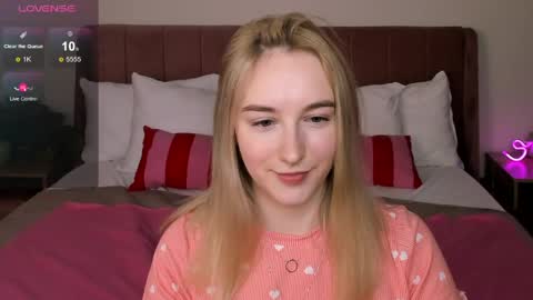 Snapshot of shy__polly chatting on 05/15/26, 11:12 Polly online show from 05/15/26, 11:12