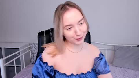 Snapshot of shy_annacutie chatting on 03/11/25, 06:32 Anna online show from 03/11/25, 06:32