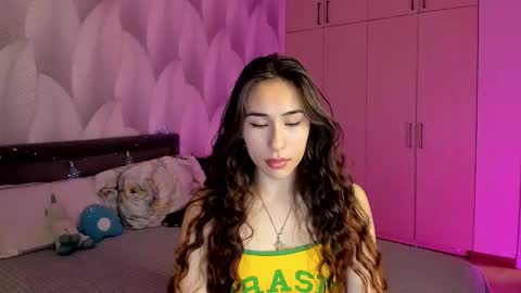 Snapshot of shy_bambiii chatting on 12/03/24, 02:14 Mika online show from 12/03/24, 02:14