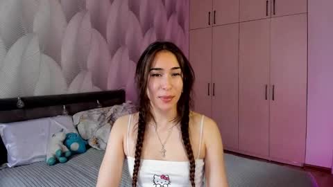 Snapshot of shy_bambiii chatting on 12/10/24, 06:01 Mika online show from 12/10/24, 06:01