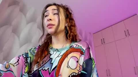 Snapshot of shy_bambiii chatting on 12/11/24, 05:10 Mika online show from 12/11/24, 05:10