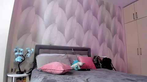 Snapshot of shy_bambiii chatting on 02/10/25, 05:14 Mika online show from 02/10/25, 05:14