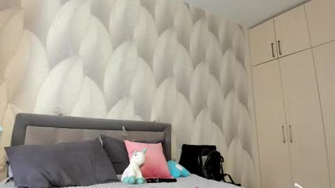 Snapshot of shy_bambiii chatting on 02/28/25, 11:03 Mika online show from 02/28/25, 11:03