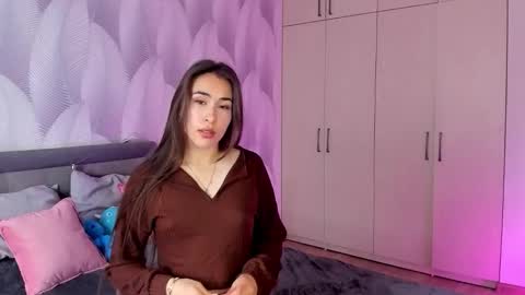 Snapshot of shy_bambiii chatting on 09/14/25, 01:38 Mika online show from 09/14/25, 01:38