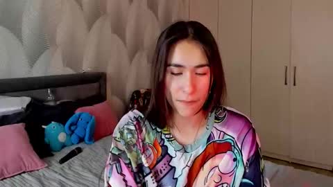 Mika online show from 11/14/25, 03:27