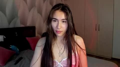 Mika online show from 12/03/25, 03:25