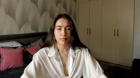 Mika online show from 03/02/26, 04:25