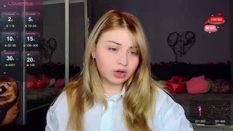 Snapshot of shy_blondiee chatting on 02/11/25, 11:54 Molly online show from 02/11/25, 11:54