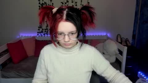 shy_elina01 online show from 11/15/25, 10:34