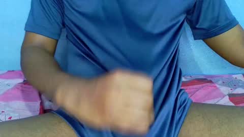 Snapshot of shy_eyes_ chatting on 12/25/24, 06:09 shyeyes online show from 12/25/24, 06:09