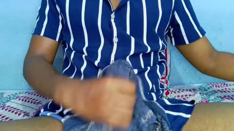 Snapshot of shy_eyes_ chatting on 01/20/25, 03:15 shyeyes online show from 01/20/25, 03:15