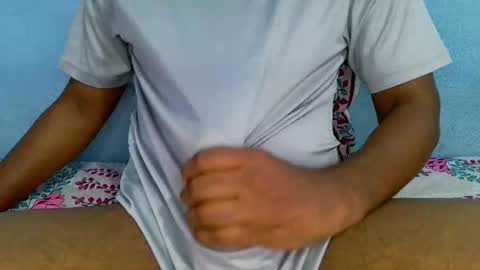 Snapshot of shy_eyes_ chatting on 02/16/25, 02:00 shyeyes online show from 02/16/25, 02:00