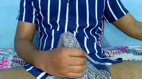 Snapshot of shy_eyes_ chatting on 02/21/25, 02:27 shyeyes online show from 02/21/25, 02:27