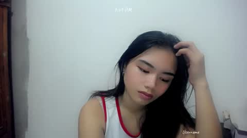 Snapshot of shy_innocent_girl chatting on 07/15/26, 01:49 shy_innocent_girl online show from 07/15/26, 01:49