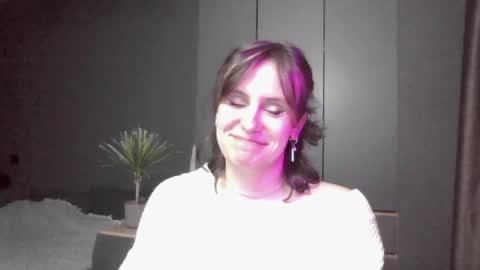 shy_miracle online show from 03/31/26, 06:52