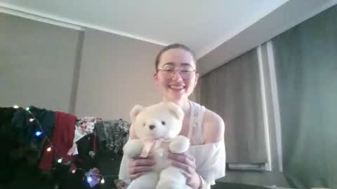 Shy Night Bat online show from 03/29/26, 12:43