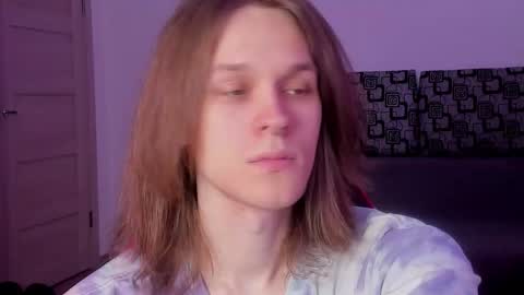 Snapshot of shy_nny chatting on 10/08/25, 09:51 Mark online show from 10/08/25, 09:51