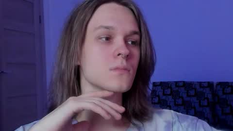 Snapshot of shy_nny chatting on 10/16/25, 11:44 Mark online show from 10/16/25, 11:44