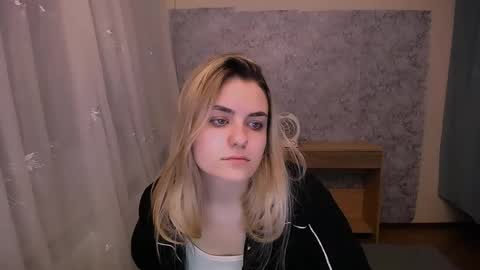 shy_sabrina_ online show from 03/11/25, 04:32