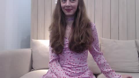 Snapshot of shy_schoolgirl_ chatting on 12/31/24, 04:04 shy_schoolgirl_ online show from 12/31/24, 04:04