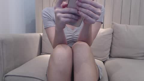 Snapshot of shy_schoolgirl_ chatting on 02/05/25, 03:52 shy_schoolgirl_ online show from 02/05/25, 03:52