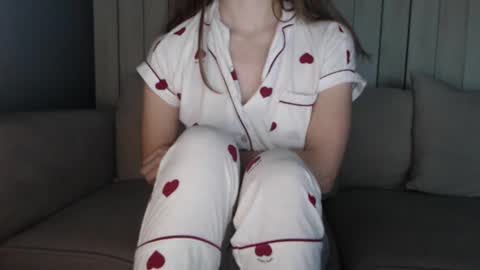 Snapshot of shy_schoolgirl_ chatting on 02/06/25, 08:23 shy_schoolgirl_ online show from 02/06/25, 08:23