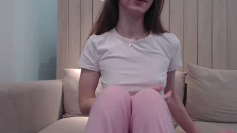 Snapshot of shy_schoolgirl_ chatting on 03/04/25, 01:49 shy_schoolgirl_ online show from 03/04/25, 01:49