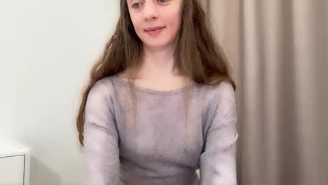 shy_schoolgirl_ online show from 12/19/25, 03:19