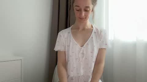 Snapshot of shy_schoolgirl_ chatting on 05/08/26, 08:08 shy_schoolgirl_ online show from 05/08/26, 08:08