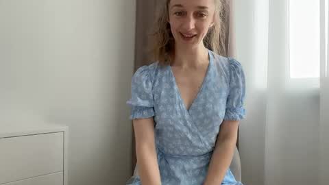 Snapshot of shy_schoolgirl_ chatting on 06/10/26, 12:04 shy_schoolgirl_ online show from 06/10/26, 12:04